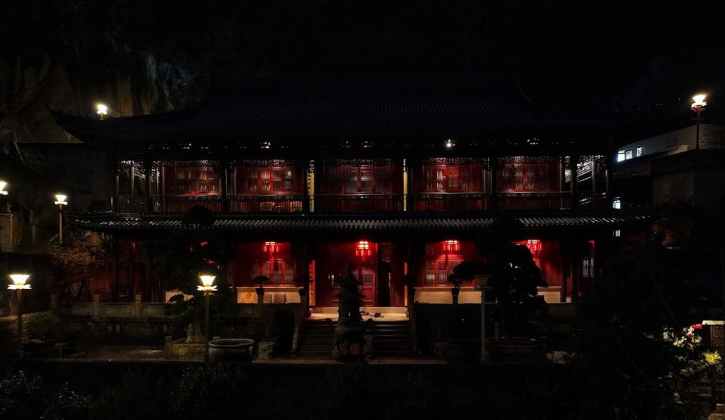 農曆七月:敬畏與慈悲共存的鬼月與中元節